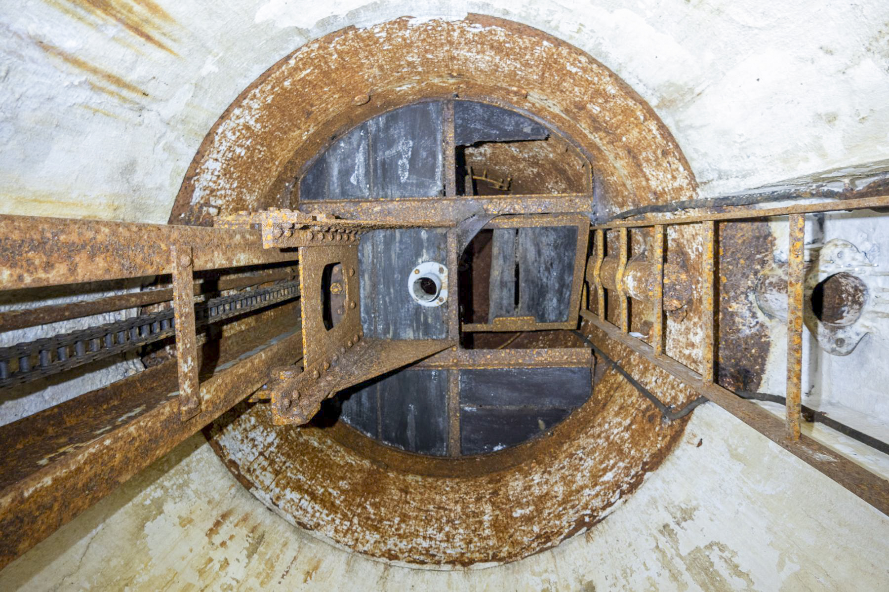 Ligne Maginot - ROTHERBERG - X30 (QUARTIER FREISTROFF - II/162°RIF) - (Abri) - Bloc Sud
Cloche GFM - Michel Teiten