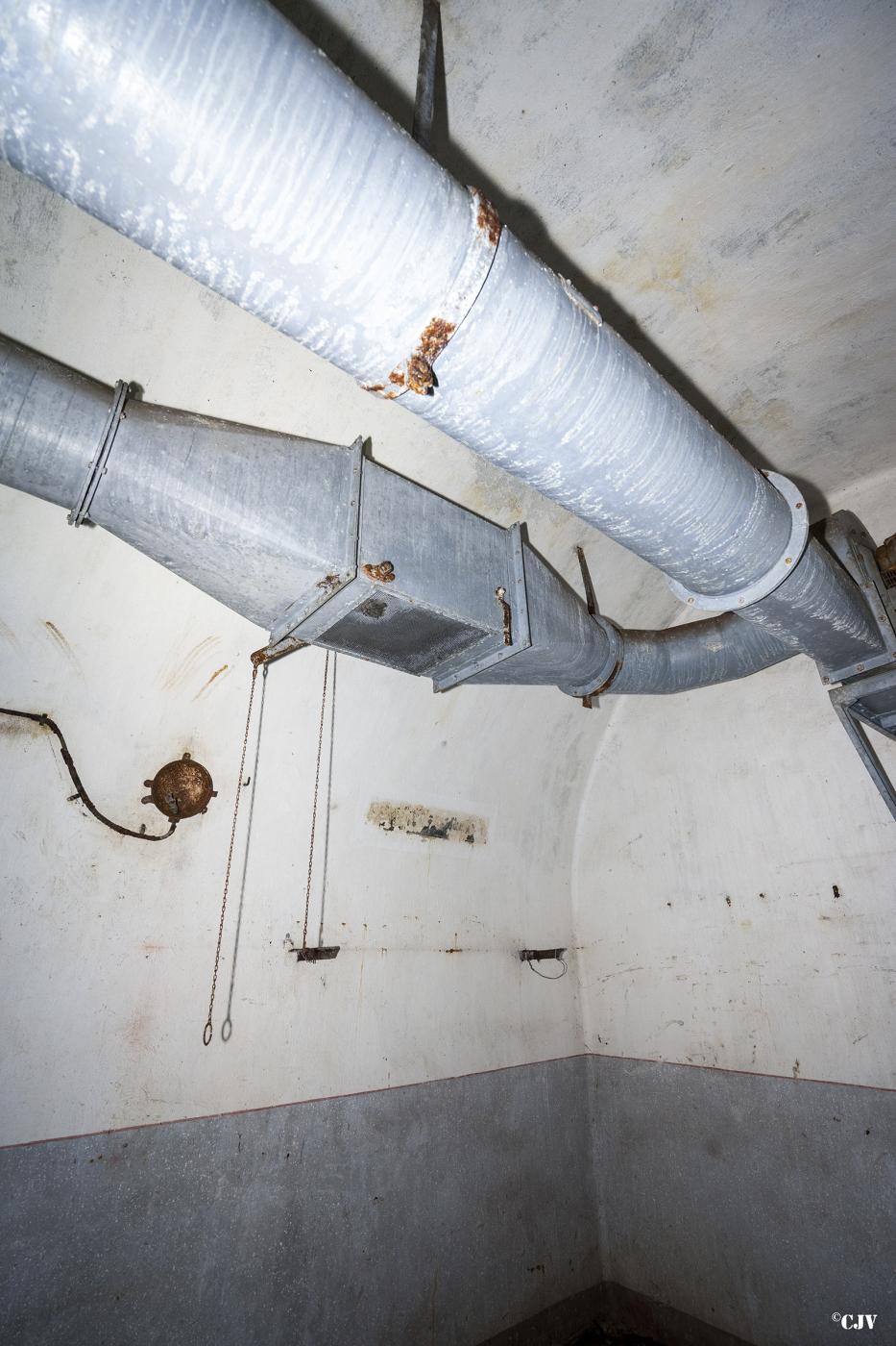 Ligne Maginot - BOIS DE FERANGE - X27 - (Abri) - Ventilation - Lia VERMEULEN