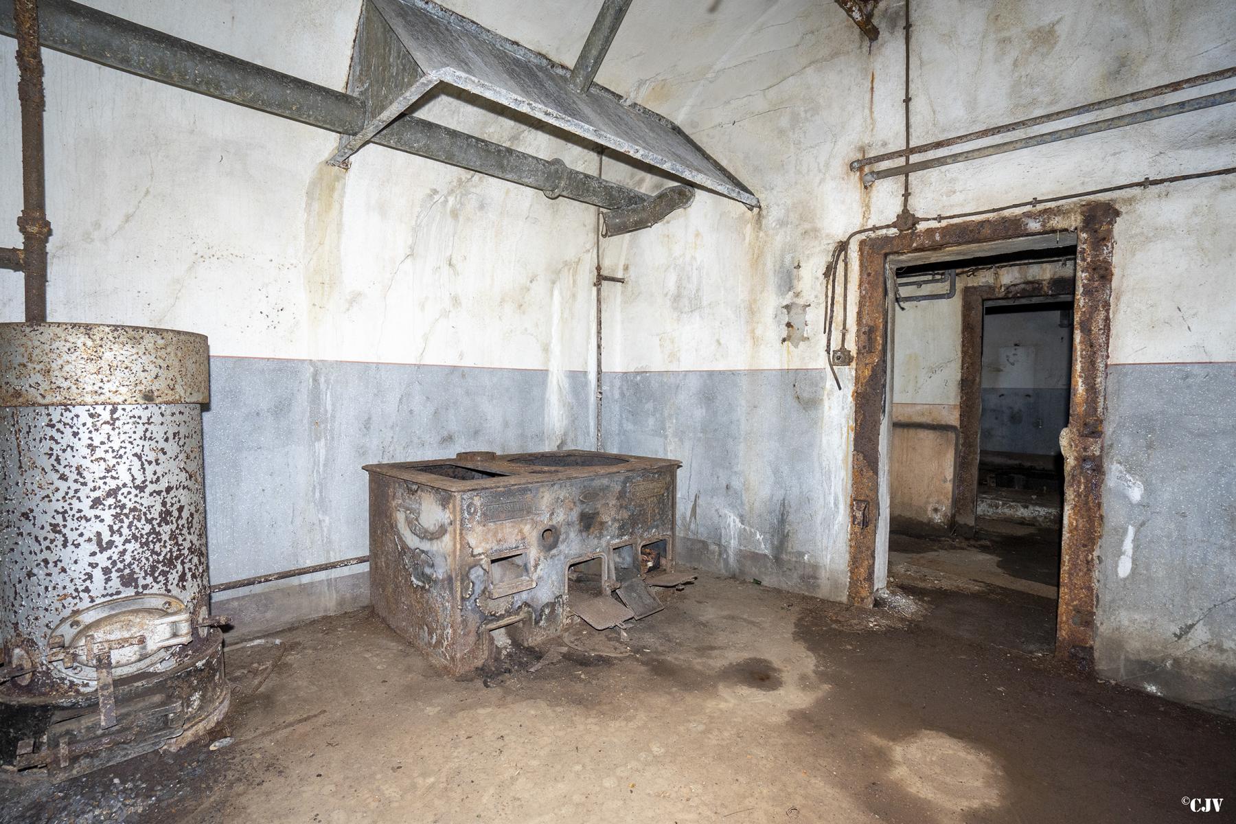 Ligne Maginot - BOIS DE FERANGE - X27 - (Abri) - La cuisine - Lia VERMEULEN