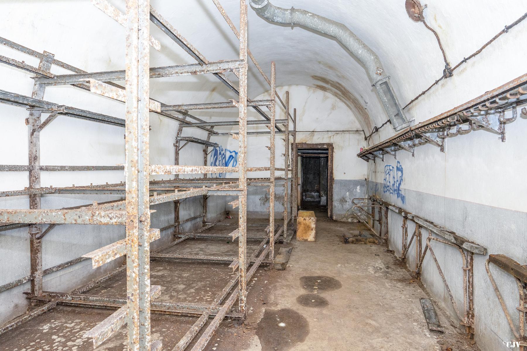 Ligne Maginot - BOIS DE FERANGE - X27 - (Abri) - Chambre - Lia VERMEULEN