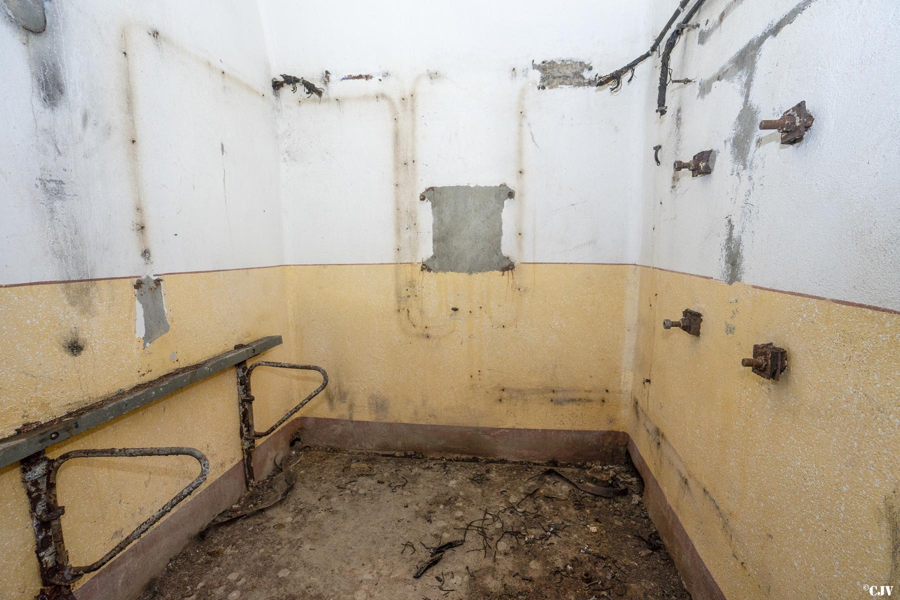 Ligne Maginot - BOIS DE FERANGE - X27 - (Abri) - PC - central téléphonique - Lia VERMEULEN