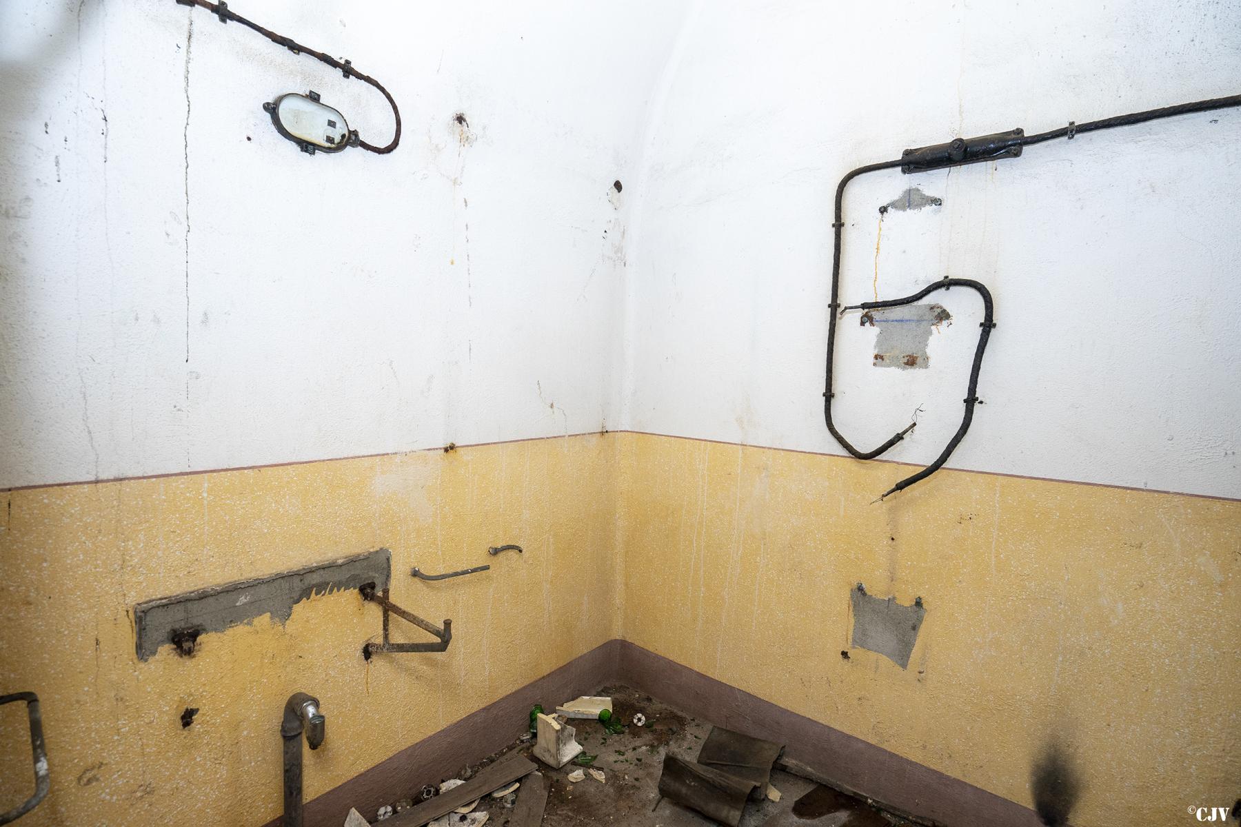 Ligne Maginot - BOIS DE FERANGE - X27 - (Abri) - PC - central téléphonique - Lia VERMEULEN