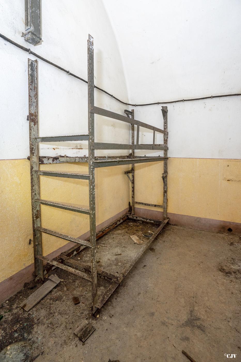 Ligne Maginot - BOIS DE FERANGE - X27 - (Abri) - PC - central téléphonique - Lia VERMEULEN