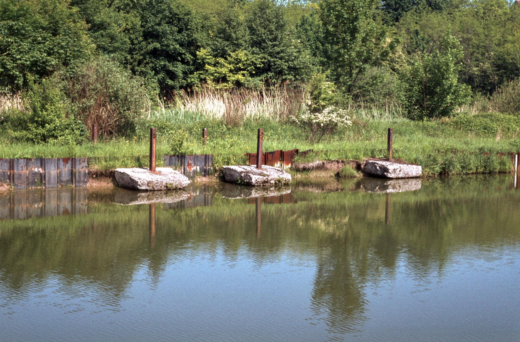 Ligne Maginot - SARRALBE CANAL - (Barrage de Route) - Les points d'ancrage du câble - MANSUY Michel
