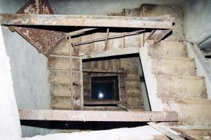 Ligne Maginot - COUME - A 31 - (Ouvrage d'infanterie) - Bloc 2
Escalier avec porte
