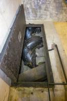 Ligne Maginot - SCHOENENBOURG - (Ouvrage d'artillerie) - Bloc 4
Accès, dans la cage d'escalier, au toboggan de descentes des douilles 
