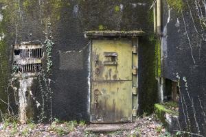 Ligne Maginot - HOCHWALD C3 - (Casemate d'infanterie - Double) - Entrée
Noter la porte blindée récupérée sur un ouvrage allemand du Westwall