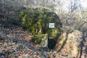 Ligne Maginot - SOETRICH - A11 - (Ouvrage d'artillerie) - Bloc 3
Le bloc dépasse à peine des amas de terre déposés par l'armée