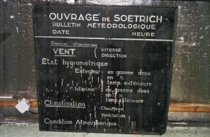 Ligne Maginot - SOETRICH - A11 - (Ouvrage d'artillerie) - PC de l’ouvrage
Bulletin météo de l'ouvrage
Exposé dans le musée de l'ouvrage de Fermont