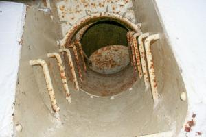 Ligne Maginot - HACKENBERG - A19 - (Ouvrage d'artillerie) - Bloc 9
Echelle d'accès à l'espace sous l'avant-cuirasse de la tourelle de 135