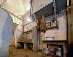 Ligne Maginot - BILMETTE - X26 - (Abri) - La pièce des lavabos, un endroit qui devait être animé à l'époque. C'est ici que les hommes de la troupe pouvaient faire la toilette, le linge, etc...