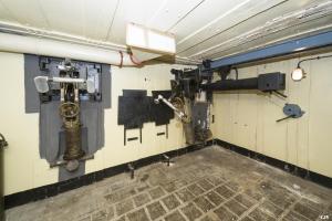 Ligne Maginot - SENTZICH - A16 - (Ouvrage d'infanterie) - La chambre de tir Sud, celle-ci est équipé d'un jumelage de mitrailleuses Reibel MAC 31 et d'un autre jumelage interchangeable avec un canon antichar de 37 mm.