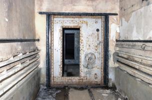 Ligne Maginot - MOLVANGE - A9 - (Ouvrage d'artillerie) - Bloc 10
Le sas du bloc
Les portes permettent le passage du personnel