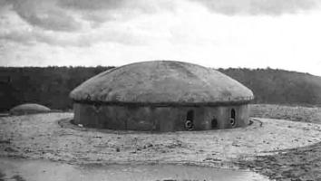 Ligne Maginot - METRICH - A17 - (Ouvrage d'artillerie) - Bloc 8
Tourelle de 75/33