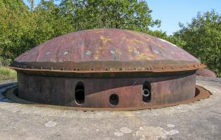 Ligne Maginot - METRICH - A17 - (Ouvrage d'artillerie) - Bloc 8
Tourelle Modèle 75-33