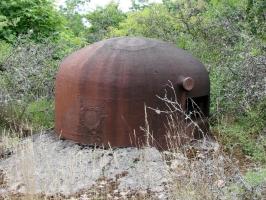 Ligne Maginot - METRICH - A17 - (Ouvrage d'artillerie) - Bloc 8
La seconde cloche GFM.
On distingue parfaitement les réparations effectuées à la suite des essais à l'explosif à charge creuse.