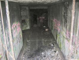 Ligne Maginot - METRICH - A17 - (Ouvrage d'artillerie) - Entrée des munitions dévastée ...