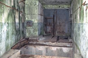 Ligne Maginot - METRICH - A17 - (Ouvrage d'artillerie) - Entrée munitions
La porte blindée et le pont à effacement latéral