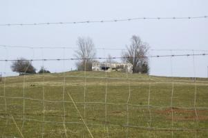 Ligne Maginot - CEZF-225 - HAN DEVANT PIERREPONT - (Blockhaus lourd type STG / STG-FCR - Double) - Fortement ferraillé, sert à présent de hangar...
