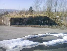 Ligne Maginot - LONGLAVILLE EST - (Blockhaus pour canon) - Vue de l'arrière de l'ouvrage