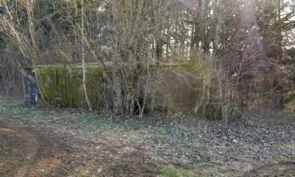 Ligne Maginot - MM252 - BOIS DU HARPEL OUEST - (Blockhaus pour arme infanterie) - Situé à moins de cinquante mètres de l'autre blockhaus, celui avait pour mission le contrôle de la vallée de la Chiers. Sur l'autre versant de la vallée on rejoint la ligne Maginot et les secteurs des A2 FERMONT et A3 Latiremont.
