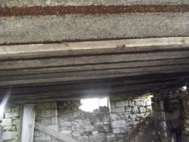 Ligne Maginot - MM273 - LE RATENTOUT EST - (Casemate d'artillerie) - Vue de la dalle de plafond et reste du boisage 