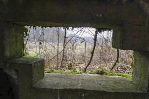 Ligne Maginot - Dbo11 ( Blockhaus pour canon ) - Vue au travers du créneau de tir