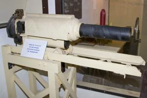 Ligne Maginot - Mortier de 75 mm modèle 1931 (75 31) - Tube de 75 mle 31 sur son chariot de transport
Musée de Fermont