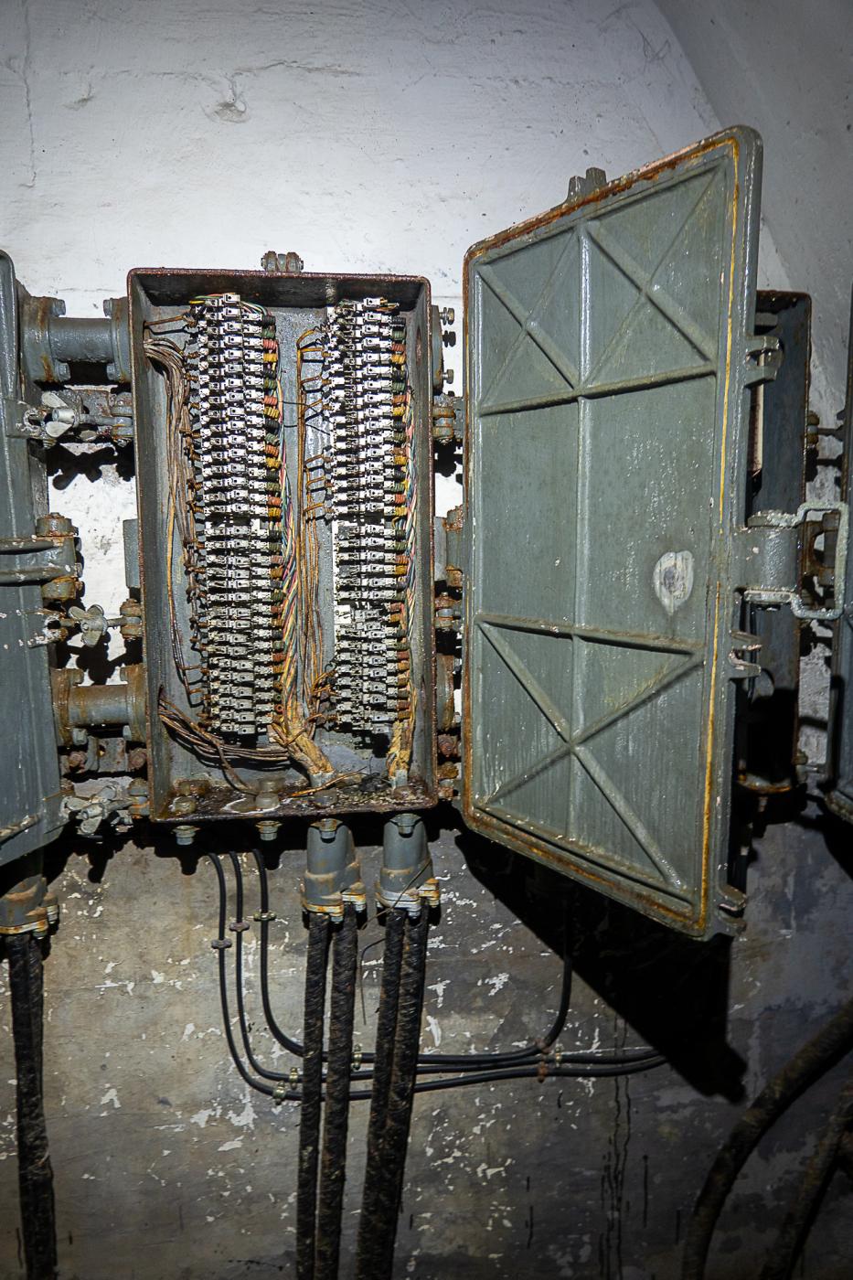 Ligne Maginot - VULMIS OU VULMIX - (Position d'artillerie préparée) - Central téléphonique des années 30 - Michel Teiten