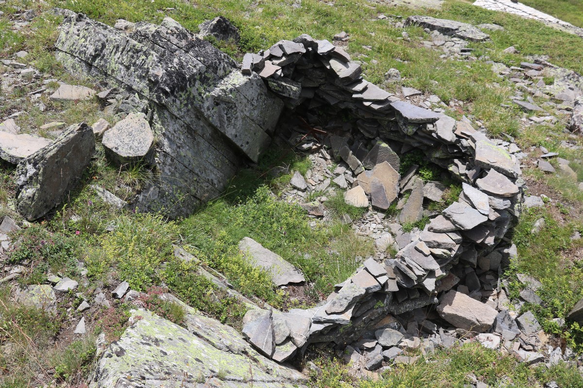 Ligne Maginot - NOTRE-DAME DES NEIGES 6 - (Blockhaus pour arme infanterie) - La cuve FM  - Alain Perouffe