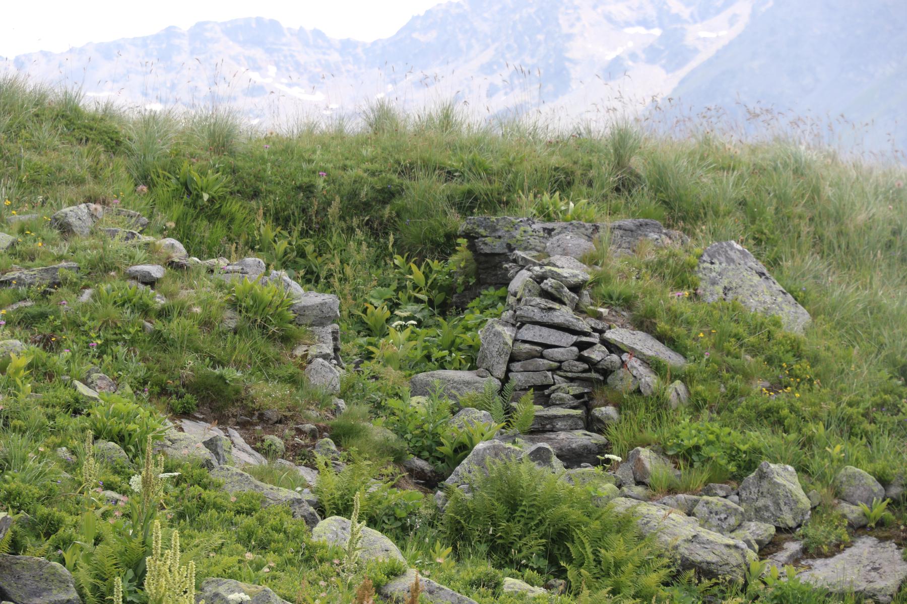 Ligne Maginot - NOTRE-DAME DES NEIGES 2 - (Blockhaus pour arme infanterie) - La cuve FM  - Alain Perouffe