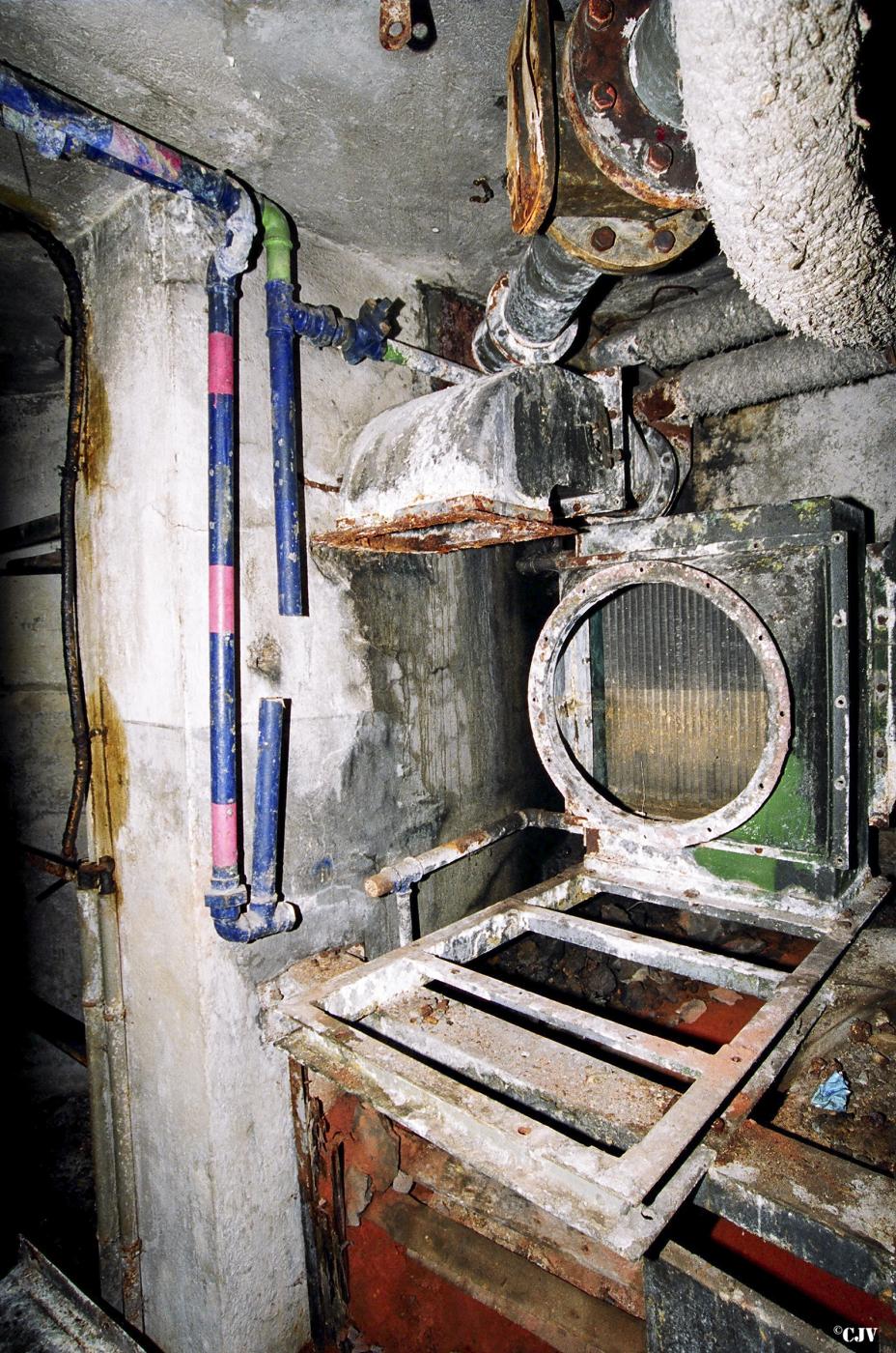 Ligne Maginot - COUME - A 31 - (Ouvrage d'infanterie) - Bloc 2
Reste de la ventilation - Lia VERMEULEN