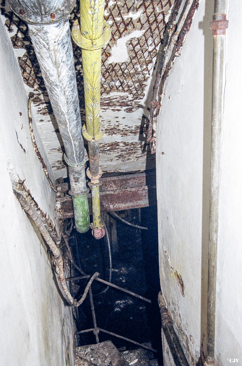 Ligne Maginot - COUME - A 31 - (Ouvrage d'infanterie) - Bloc 2
Escalier - Lia VERMEULEN