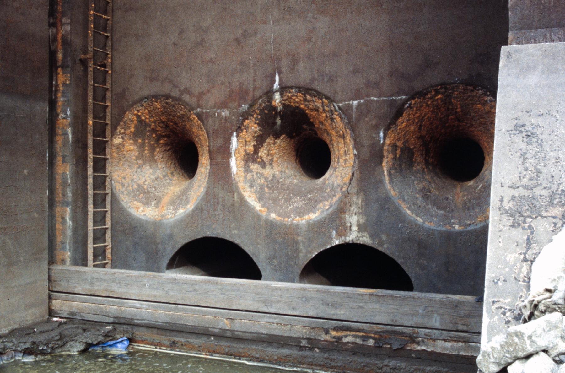 Ligne Maginot - RESERVOIR DE DIEFENBACH - (Inondation défensive) - Les passages avec quelques poutres de cloison en place - MANSUY Michel