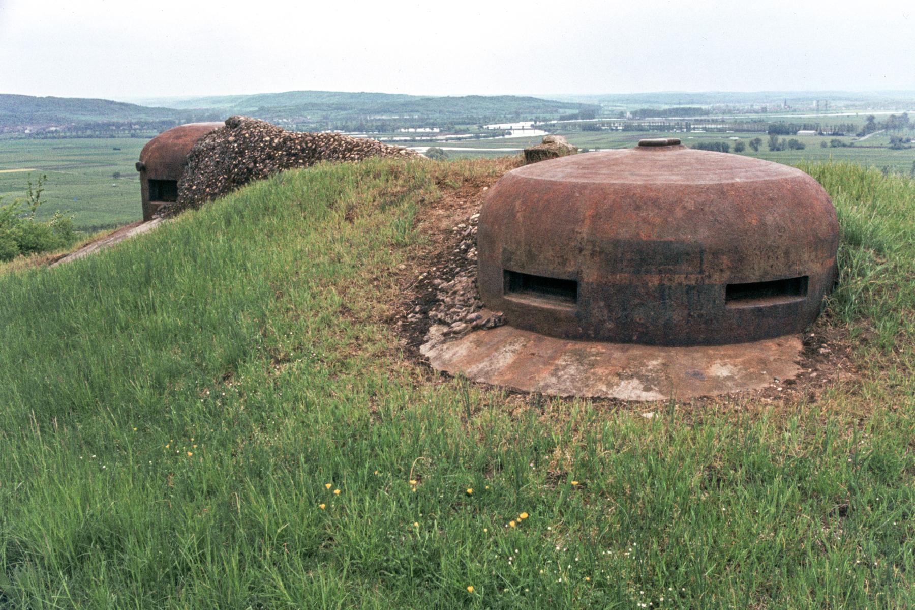 Ligne Maginot - GALGENBERG - A15 - (Ouvrage d'artillerie) - Bloc 5
Cloche VDP et cloche GFM - MANSUY Michel