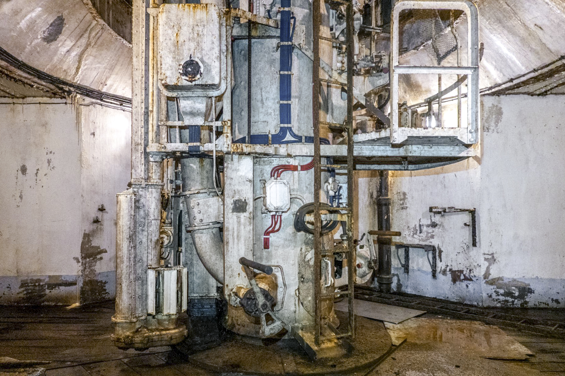 Ligne Maginot - SCHOENENBOURG - (Ouvrage d'artillerie) - Bloc 4
Tourelle 75/32 
Etage intermédiaire - Michel Teiten