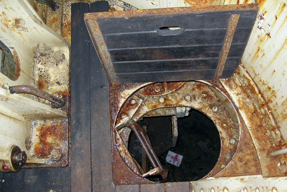Ligne Maginot - SOETRICH - A11 - (Ouvrage d'artillerie) - Bloc 6
Trappe d'accès à la chambre de tir de la tourelle