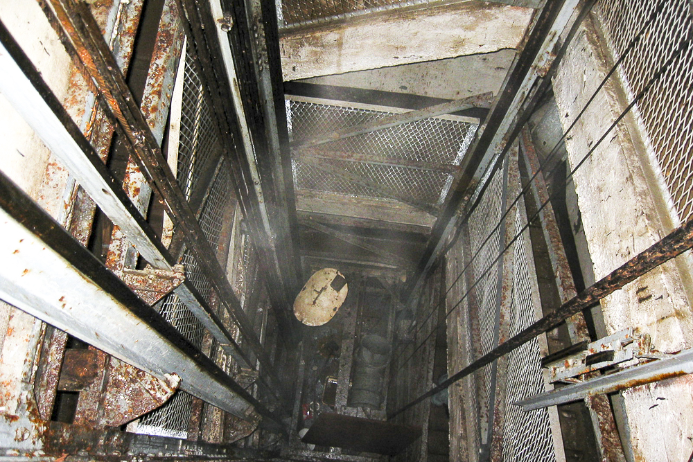 Ligne Maginot - SOETRICH - A11 - (Ouvrage d'artillerie) - Bloc 6
Puits du monte-charge - Michel Teiten