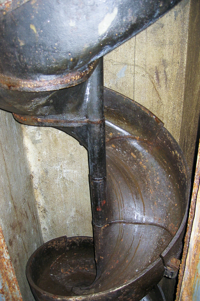 Ligne Maginot - SOETRICH - A11 - (Ouvrage d'artillerie) - Bloc 6
Gaine de descente des douilles de 75