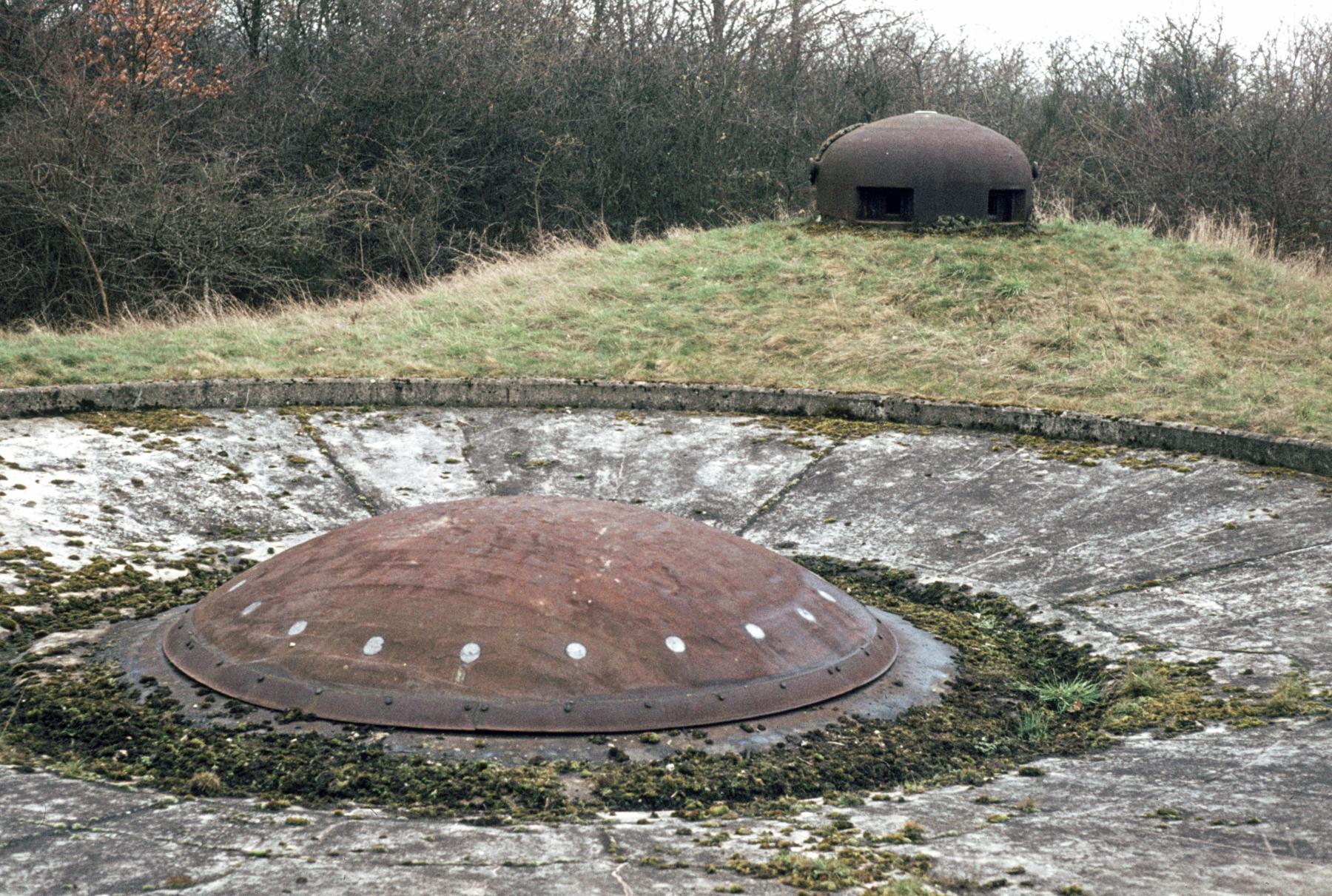 Ligne Maginot - SOETRICH - A11 - (Ouvrage d'artillerie) - Bloc 4
La tourelle de 135 et la cloche GFM - MANSUY Michel
