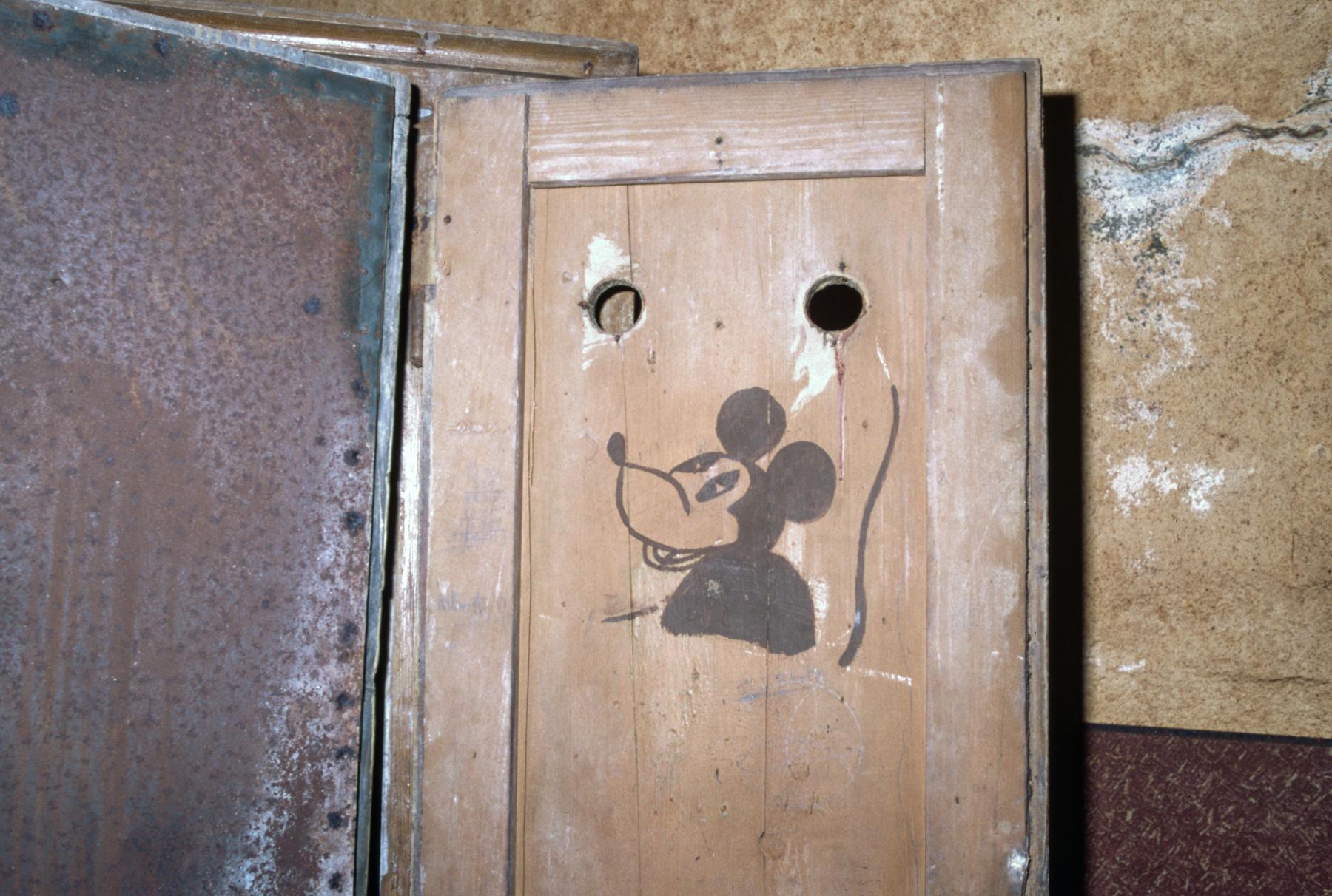 Ligne Maginot - SOETRICH - A11 - (Ouvrage d'artillerie) - Casernement
Une porte de placard - MANSUY Michel