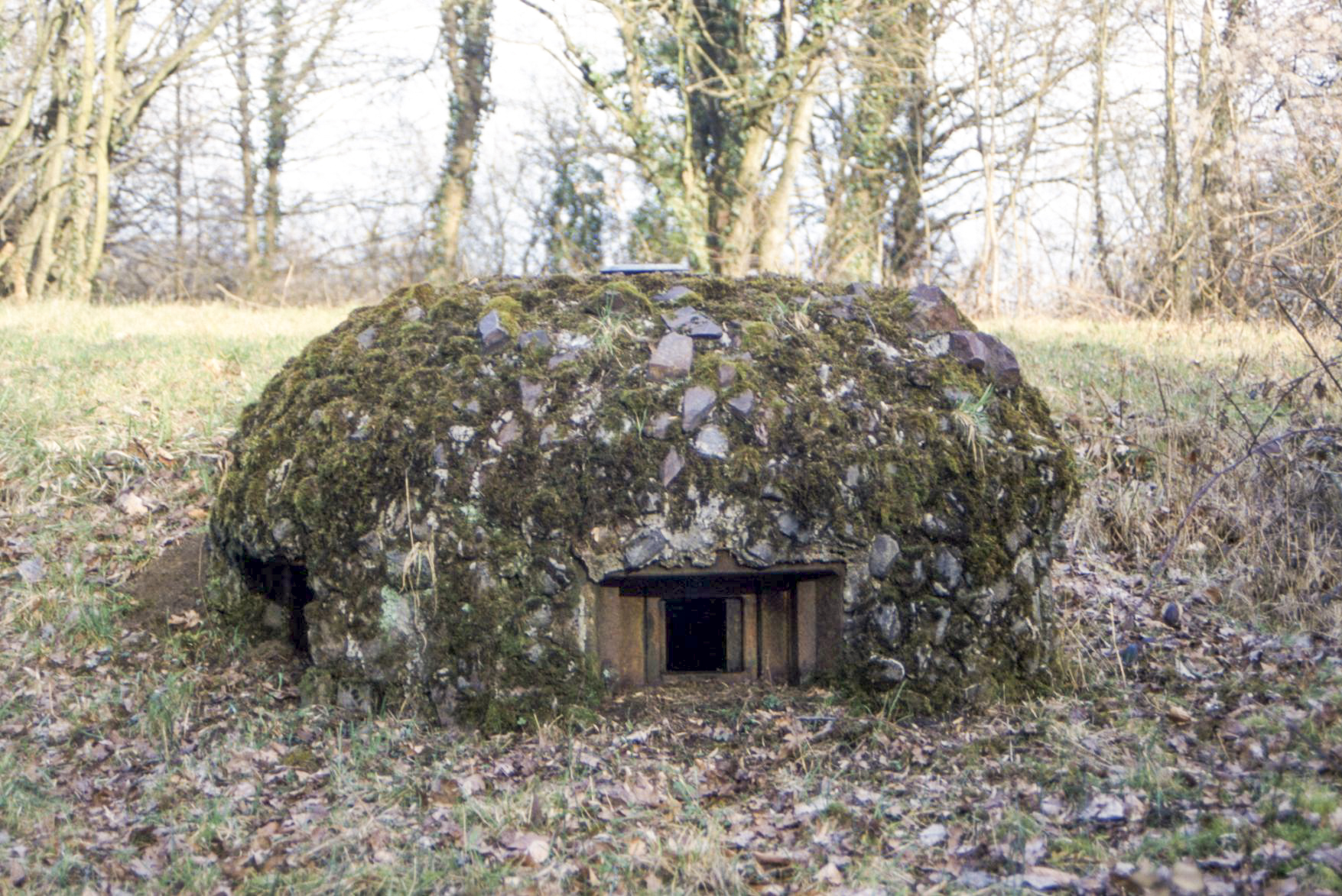 Ligne Maginot - HACKENBERG - A19 - (Ouvrage d'artillerie) - Bloc 2
L'une des deux cloches GFM du bloc  - Michel Teiten