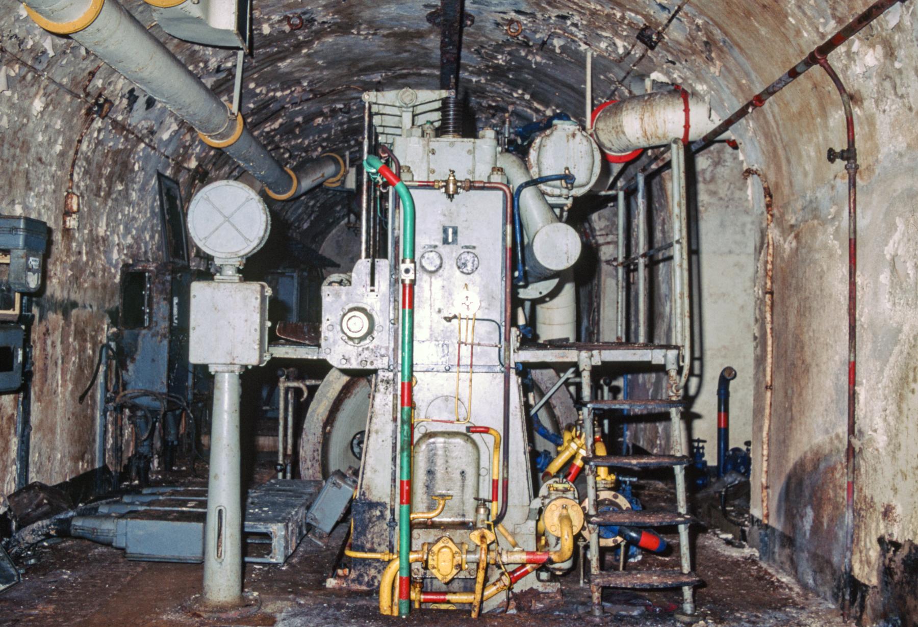 Ligne Maginot - SOETRICH - A11 - (Ouvrage d'artillerie) - Usine électrique
Un des moteurs - MANSUY Michel