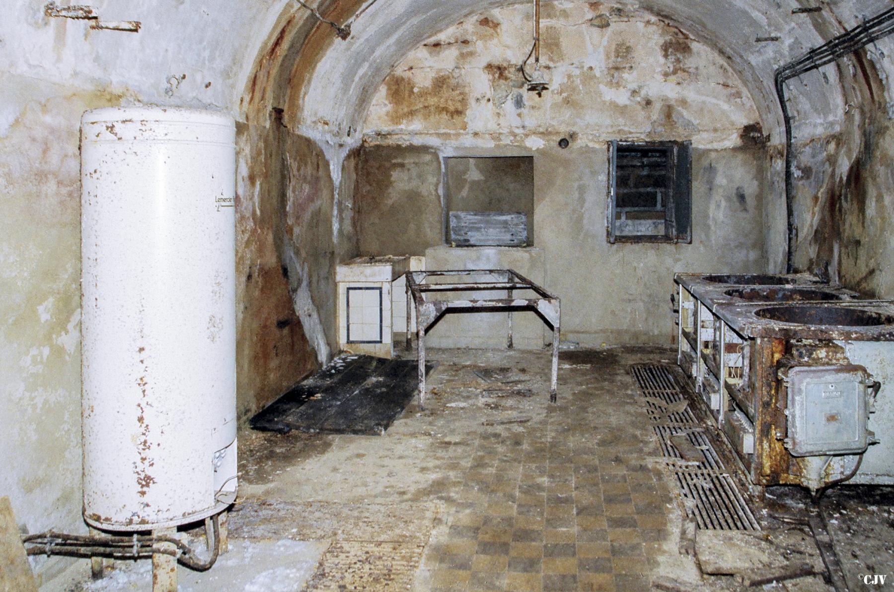 Ligne Maginot - SOETRICH - A11 - (Ouvrage d'artillerie) - Les restes de la cuisine troupe - Lia VERMEULEN