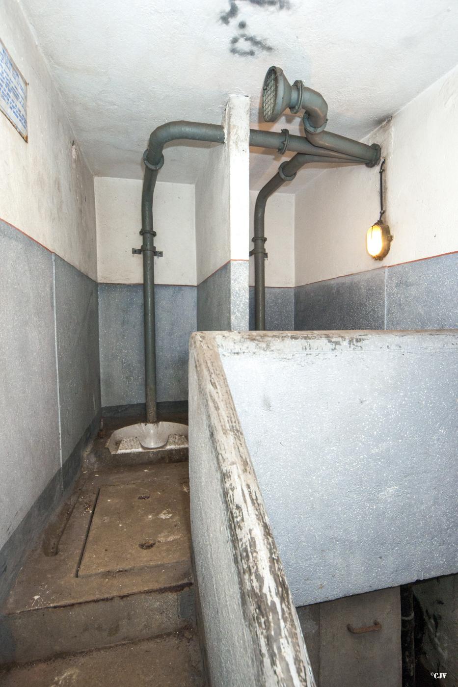 Ligne Maginot - BILMETTE - X26 - (Abri) - Les latrines de l'abri