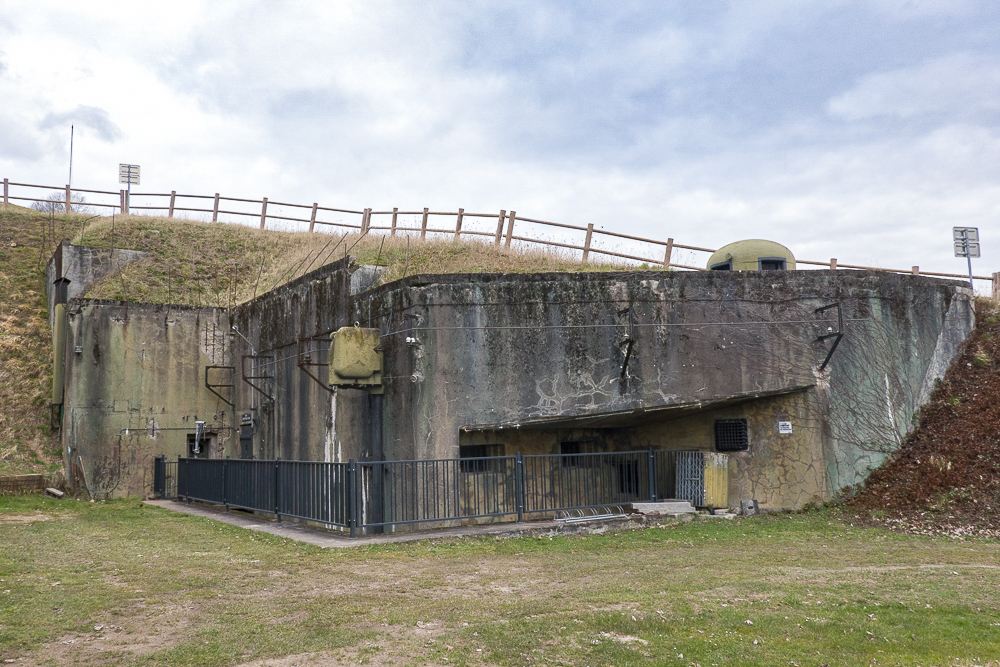Ligne Maginot - SENTZICH - A16 - (Ouvrage d'infanterie) - Casemate sud et entrée principale de l'ouvrage
