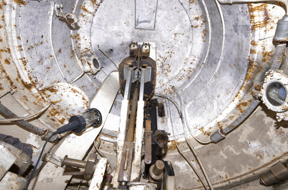 Ligne Maginot - SENTZICH - A16 - (Ouvrage d'infanterie) - Tourelle mitrailleuse
Etage supérieur
Vue par la trappe d'accès de la chambre de tir