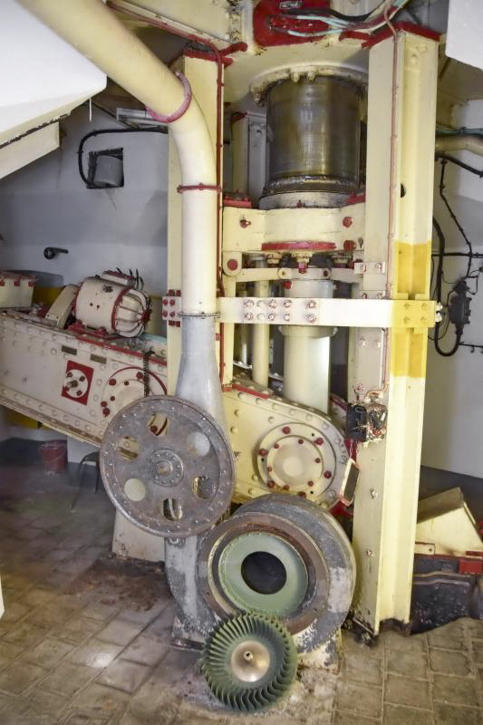 Ligne Maginot - SENTZICH - A16 - (Ouvrage d'infanterie) - Etage inférieur
La tourelle de mitrailleuses est en en position basse