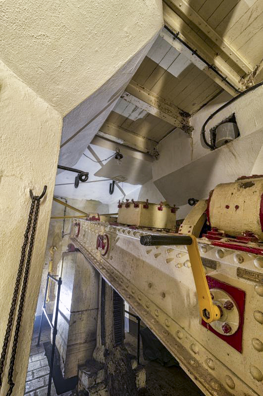 Ligne Maginot - SENTZICH - A16 - (Ouvrage d'infanterie) - Le contrepoids servant pour la mise en batterie de la tourelle  