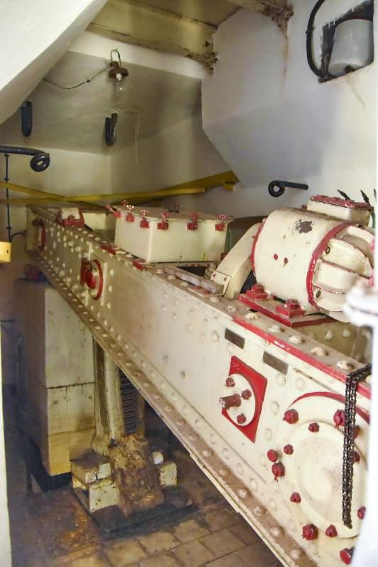 Ligne Maginot - SENTZICH - A16 - (Ouvrage d'infanterie) - Bras et contre-poids de la tourelle de mitrailleuses